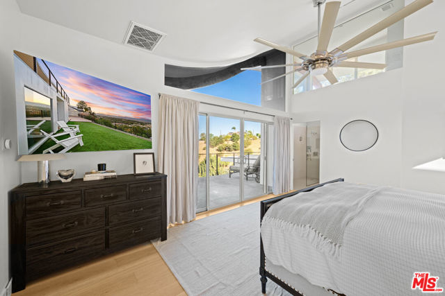 3631 Sunswept Drive, Studio City CA: https://media.crmls.org/mediaz/8d982fa6-7c04-48fd-9cc9-f27a842abcce.jpg