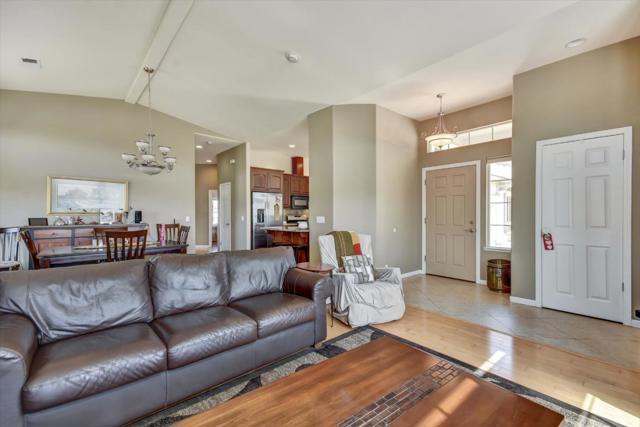 525 Heatherwood Estates Drive, Hollister CA: https://media.crmls.org/mediaz/8d988b64-65b9-4066-909d-fb481ee0b33e.jpg