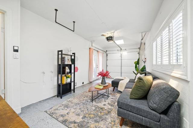 6532 Claremont Avenue, Richmond CA: https://media.crmls.org/mediaz/8d999b03-339f-4bee-bab7-c81b248457ae.jpg