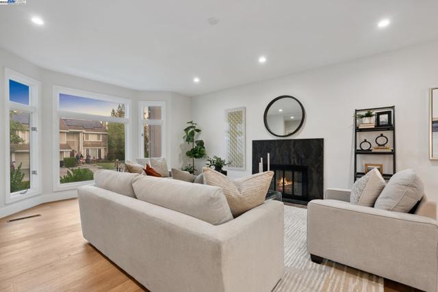 25 Mackenzie, Danville CA: https://media.crmls.org/mediaz/8d99d8da-2635-41ba-a4c5-52dc379edd69.jpg