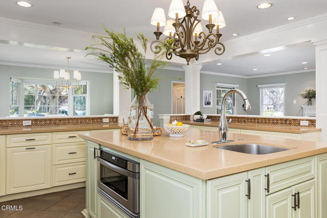 49 Annandale Road, Pasadena CA: https://media.crmls.org/mediaz/8d9a45d3-4fca-437b-8e32-351e5c3eb970.jpg