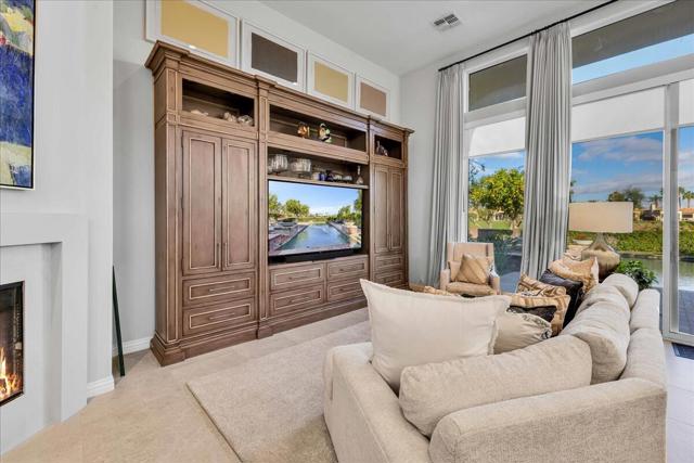48385 Vista Calico, La Quinta CA: https://media.crmls.org/mediaz/8d9b048c-d7c2-4b9c-94b6-dcaa98d839b6.jpg