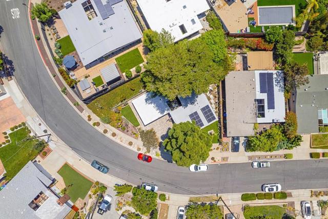 3455 Aldford Dr, San Diego CA: https://media.crmls.org/mediaz/8d9b7819-615c-4a9a-be30-0b842d0f528f.jpg