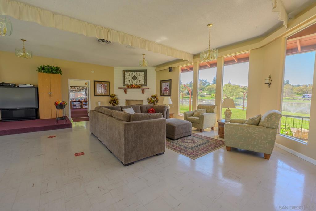 MLS #250023933SD image #16