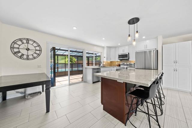 7971 Jade Coast Road, San Diego CA: https://media.crmls.org/mediaz/8d9bcf00-bb01-48d9-a6a7-ddf948a0899c.jpg