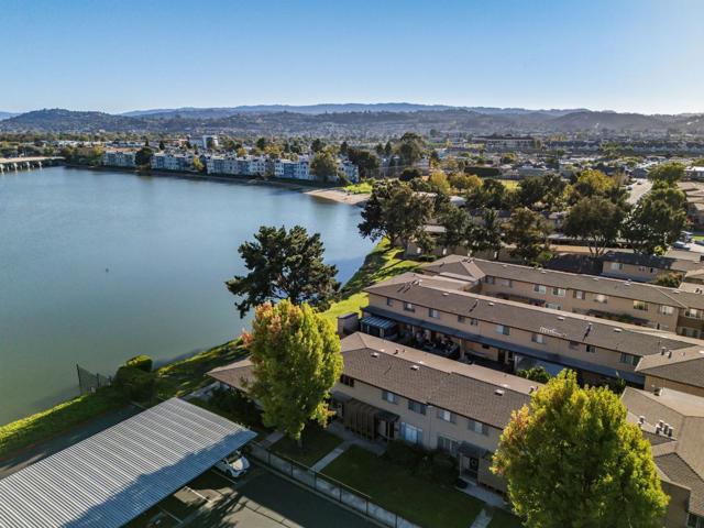 1640 Marina Court, San Mateo CA: https://media.crmls.org/mediaz/8d9bdb2a-7179-406c-98c3-36d40103f47a.jpg