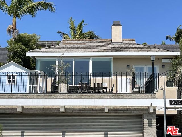 935 Berkeley Street photo 1