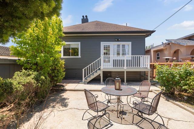 28 Clarendon Road, Burlingame CA: https://media.crmls.org/mediaz/8d9c2366-58d6-4240-9587-0f66af8da9b6.jpg