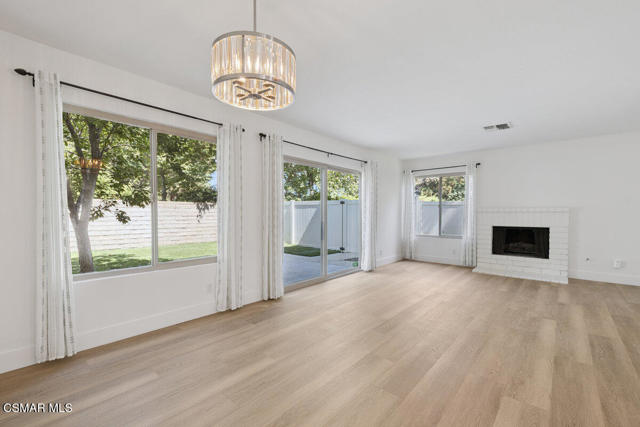 2619 Calle Hermosa, Thousand Oaks CA: https://media.crmls.org/mediaz/8d9c2d6e-a8c3-4281-8032-63433b7f2e97.jpg