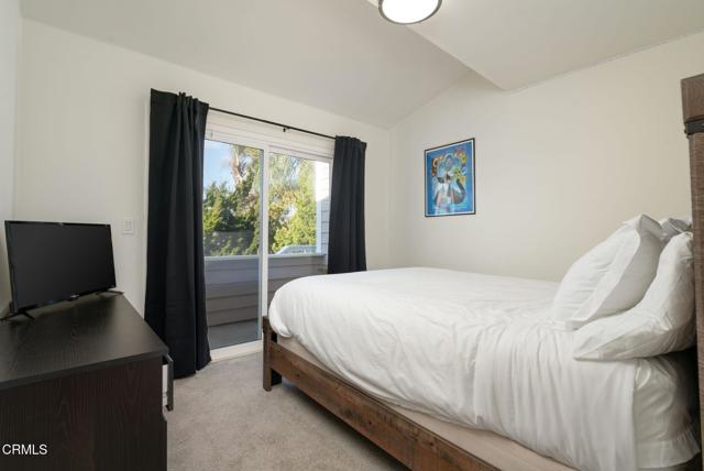 1401 GREENOCK Lane, Ventura CA: https://media.crmls.org/mediaz/8d9c4cf1-a8b9-47da-809a-f106f5e3300f.jpg