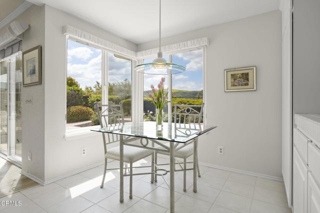 Detail Gallery Image 10 of 39 For 2467 Ridgebrook Pl, Thousand Oaks,  CA 91362 - 3 Beds | 2/1 Baths