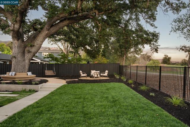 238 Cameo Dr, Danville CA: https://media.crmls.org/mediaz/8d9cc49d-00be-4b94-9e8b-f6564078bb25.jpg
