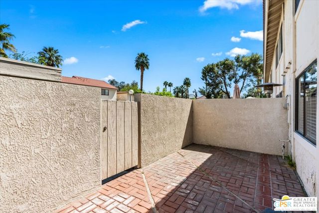 6134 Arroyo Road, Palm Springs CA: https://media.crmls.org/mediaz/8d9cfc23-5026-4d76-907a-0bcc4b0169f0.jpg