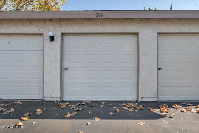 246 W Vineyard Avenue, Oxnard CA: https://media.crmls.org/mediaz/8d9d020a-509f-490a-b13f-43d8a3a5a4b9.jpg