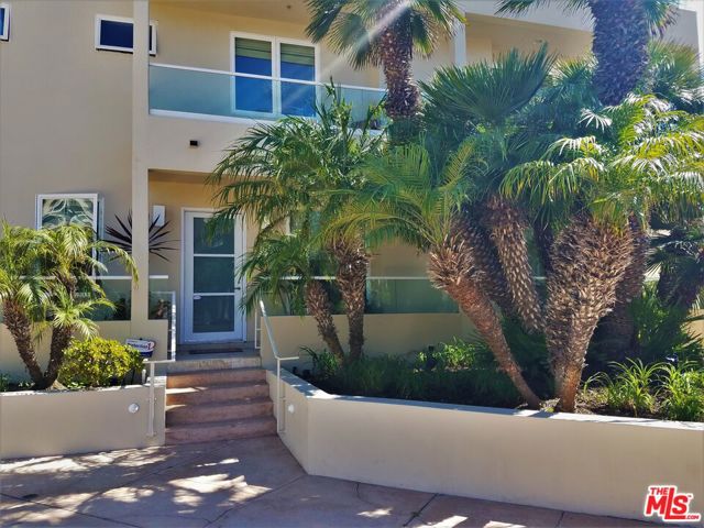 7301 Vista Del Mar, Playa del Rey CA: https://media.crmls.org/mediaz/8d9d36a9-f512-4637-93a4-850da766a894.jpg