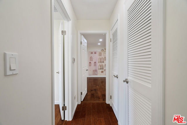 535 East Walnut Avenue, B photo 10