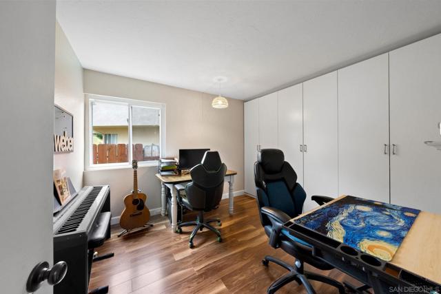 10424 Nubbin Ct, Santee CA: https://media.crmls.org/mediaz/8d9dd0f4-9db2-442c-8fc0-b4aabb5f6e0b.jpg