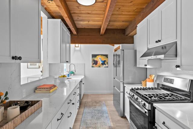 688 Calabasas Road, Watsonville CA: https://media.crmls.org/mediaz/8d9de1e2-ff8f-4d1e-897c-6fe6d2d0dfa8.jpg