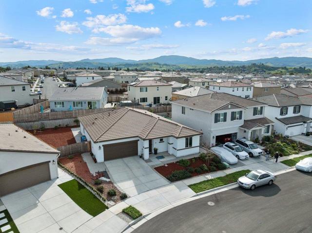 2111 Rosewood Drive, Hollister CA: https://media.crmls.org/mediaz/8d9ec03b-a03a-4507-b766-c20d5ccf74a4.jpg