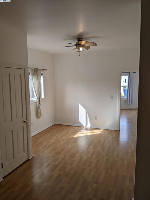 Image 13 of 40 For 2622 Kingsland Ave