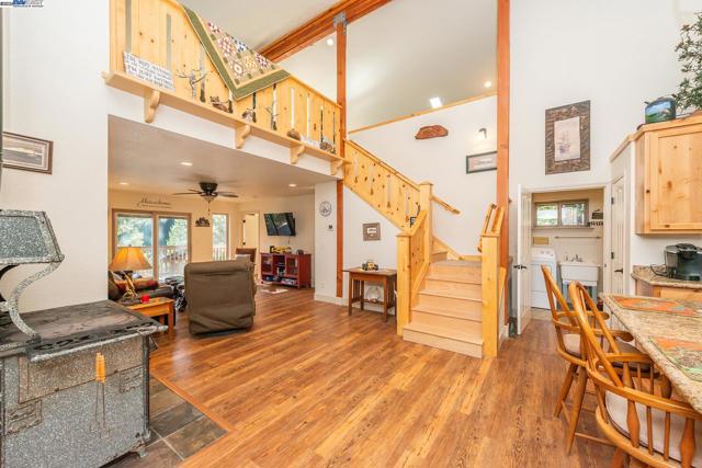 851 Mountain Aire Lane, Trinity Center CA: https://media.crmls.org/mediaz/8d9f3a01-7910-4bb5-8806-5d9ccd2c8e72.jpg