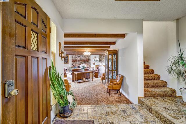 664 Berry Ave, Hayward CA: https://media.crmls.org/mediaz/8d9f8aad-fa60-4c5a-9d44-06c55ee3cbdb.jpg