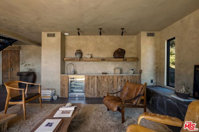 225 Powderhorn Ranch Road, Topanga CA: https://media.crmls.org/mediaz/8d9fa3fe-9c16-4da0-b190-200c366a48ad.jpg