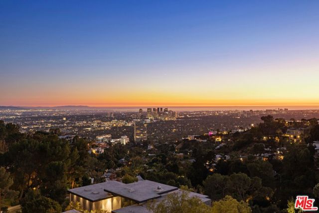 Image 9 of 50 For 1690 Doheny Drive
