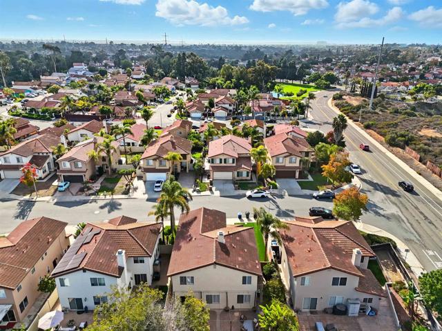 1029 Vista Oak Place, Chula Vista CA: https://media.crmls.org/mediaz/8d9fda08-83d6-432a-8b1c-8123a2ae9937.jpg