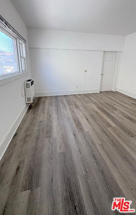 433 W 4TH Street, Long Beach CA: https://media.crmls.org/mediaz/8da026df-407c-4848-9165-b21a79fe0603.jpg