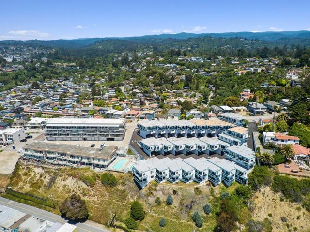 247 Rio Del Mar Boulevard, Aptos CA: https://media.crmls.org/mediaz/8da06e19-2b22-480e-8999-64330c5db021.jpg