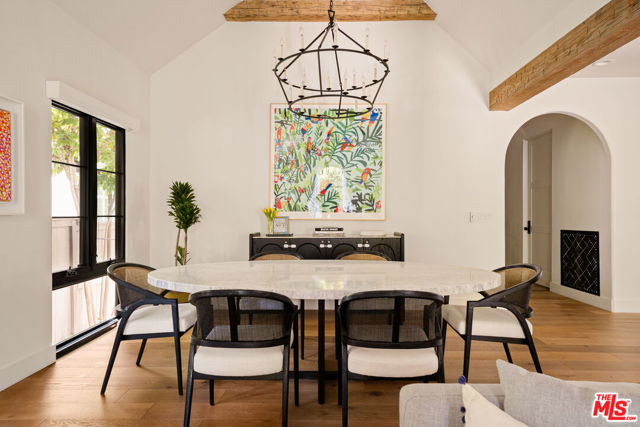 459 N Crescent Heights Boulevard, Los Angeles CA: https://media.crmls.org/mediaz/8da093a4-21fb-4fd5-be8e-d280159c300b.jpg