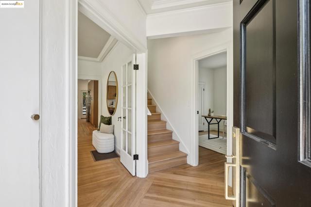 101 Palm Dr, Piedmont CA: https://media.crmls.org/mediaz/8da0962e-ef0e-4323-a627-fe28c121ed22.jpg