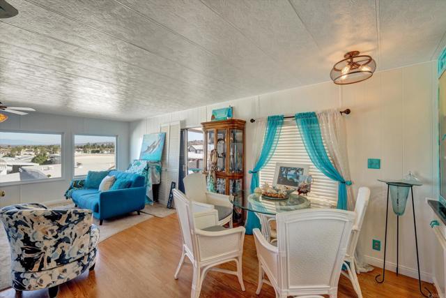 269 Quail Lane, Oceanside CA: https://media.crmls.org/mediaz/8da0e5fd-5b4c-401f-ab63-d38d58c24548.jpg