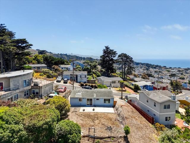 331 Manor Drive, Pacifica CA: https://media.crmls.org/mediaz/8da10e0c-61c7-4740-bdb2-edd0ede1fddf.jpg