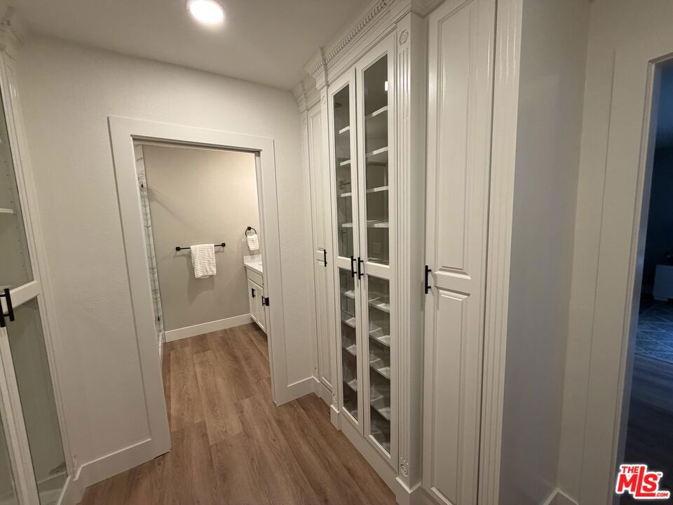 https://media.crmls.org/mediaz/8da1149a-60d1-473b-b63d-0121d0154cdf.jpg?preset=X-Large