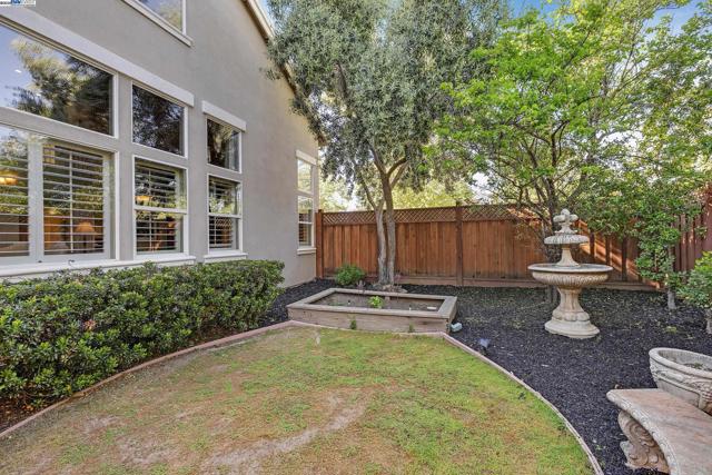 259 Alden Ln, Livermore CA: https://media.crmls.org/mediaz/8da118ba-5725-4506-808e-7ccdaadbbebe.jpg