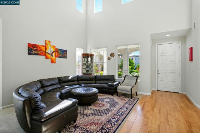 416 Ustilago Ct, San Ramon CA: https://media.crmls.org/mediaz/8da16dba-887e-41d2-8315-7b93f606af20.jpg