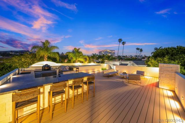 7372 76 Fay Ave, La Jolla CA: https://media.crmls.org/mediaz/8da193a7-76ed-4e37-ab68-295466281302.jpg