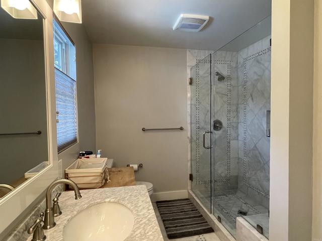 Detail Gallery Image 25 of 56 For 6860 Whitaker Ave, Lake Balboa,  CA 91406 - 3 Beds | 2 Baths