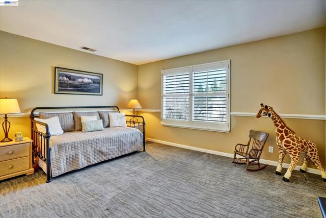 Image 35 of 58 For 36 Savona Ct