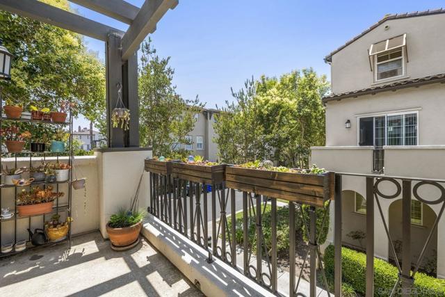16942 Vasquez Way, San Diego CA: https://media.crmls.org/mediaz/8da33bf4-04f7-4c35-98bc-f6528bdd5c45.jpg