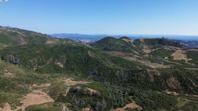 11311 Pine Flat, Healdsburg CA: https://media.crmls.org/mediaz/8da35b61-17fa-45d2-91a0-ffddd431137a.jpg