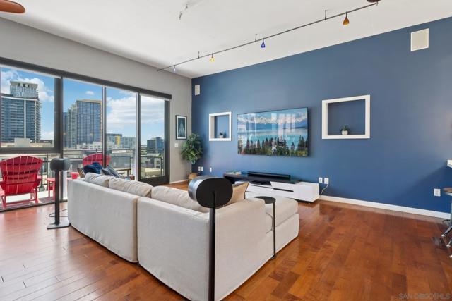 1780 Kettner Blvd, San Diego CA: https://media.crmls.org/mediaz/8da35f00-23ee-44de-adef-224e75e0adcb.jpg