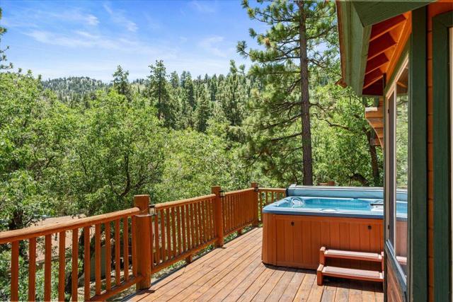 1351 Balsam Drive, Big Bear CA: https://media.crmls.org/mediaz/8da36549-fa04-442f-b3f6-a3f13dbd528b.jpg