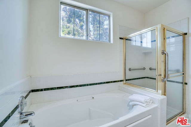 10824 Bloomfield Street, Toluca Lake CA: https://media.crmls.org/mediaz/8da46d04-e36a-4051-bbd0-b42e81c8ae37.jpg