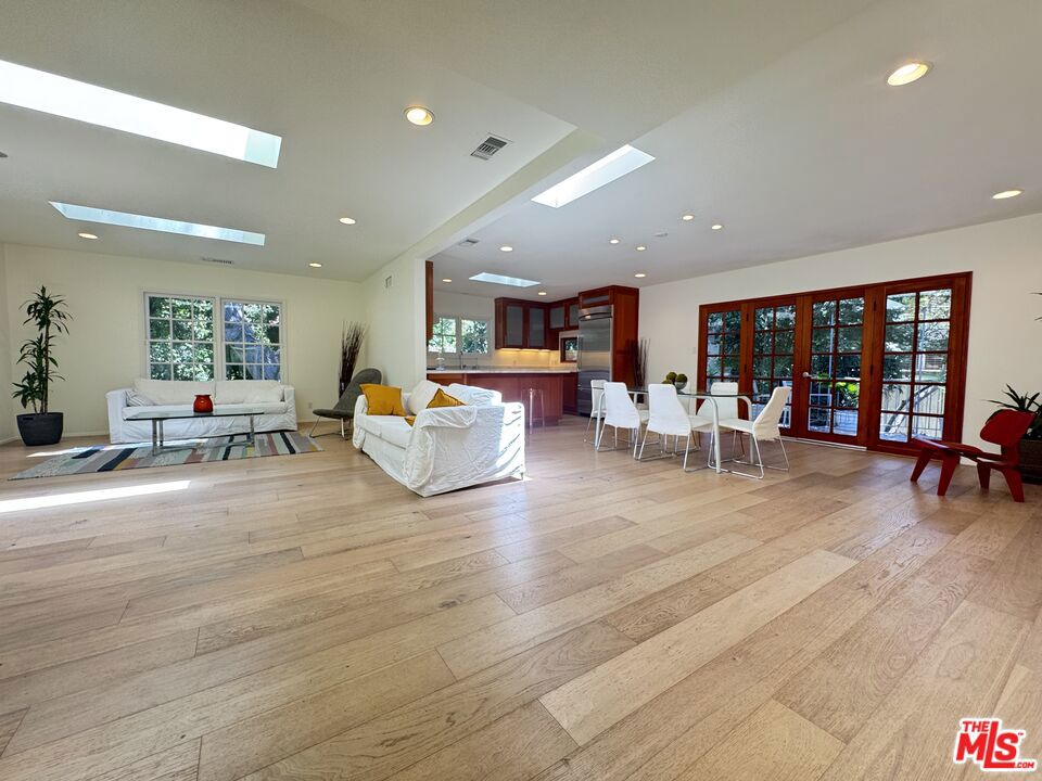 7586 Woodrow Wilson Drive — Ranch