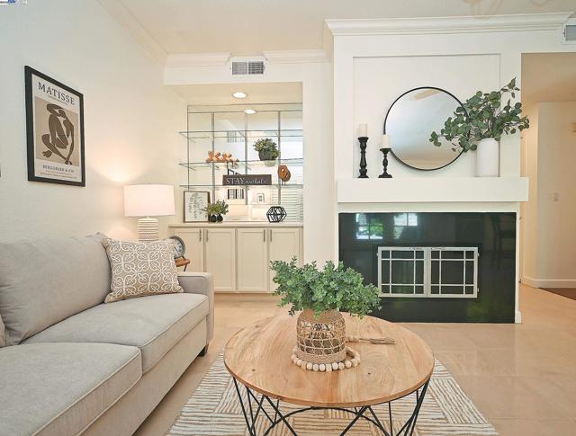 226 Promenade Ln, Danville CA: https://media.crmls.org/mediaz/8da4bbfe-349a-4d13-b33c-152a4f94916d.jpg