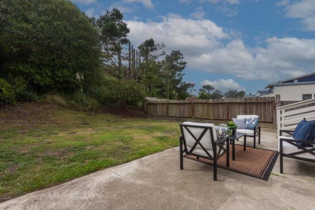 618 Foothill Drive, Pacifica CA: https://media.crmls.org/mediaz/8da4bc27-4448-47d4-9da3-80d0c0766ac7.jpg