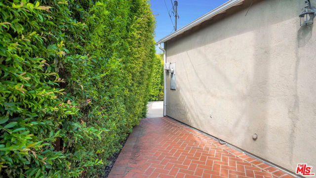 3 Bed Home for Sale in Burbank, California